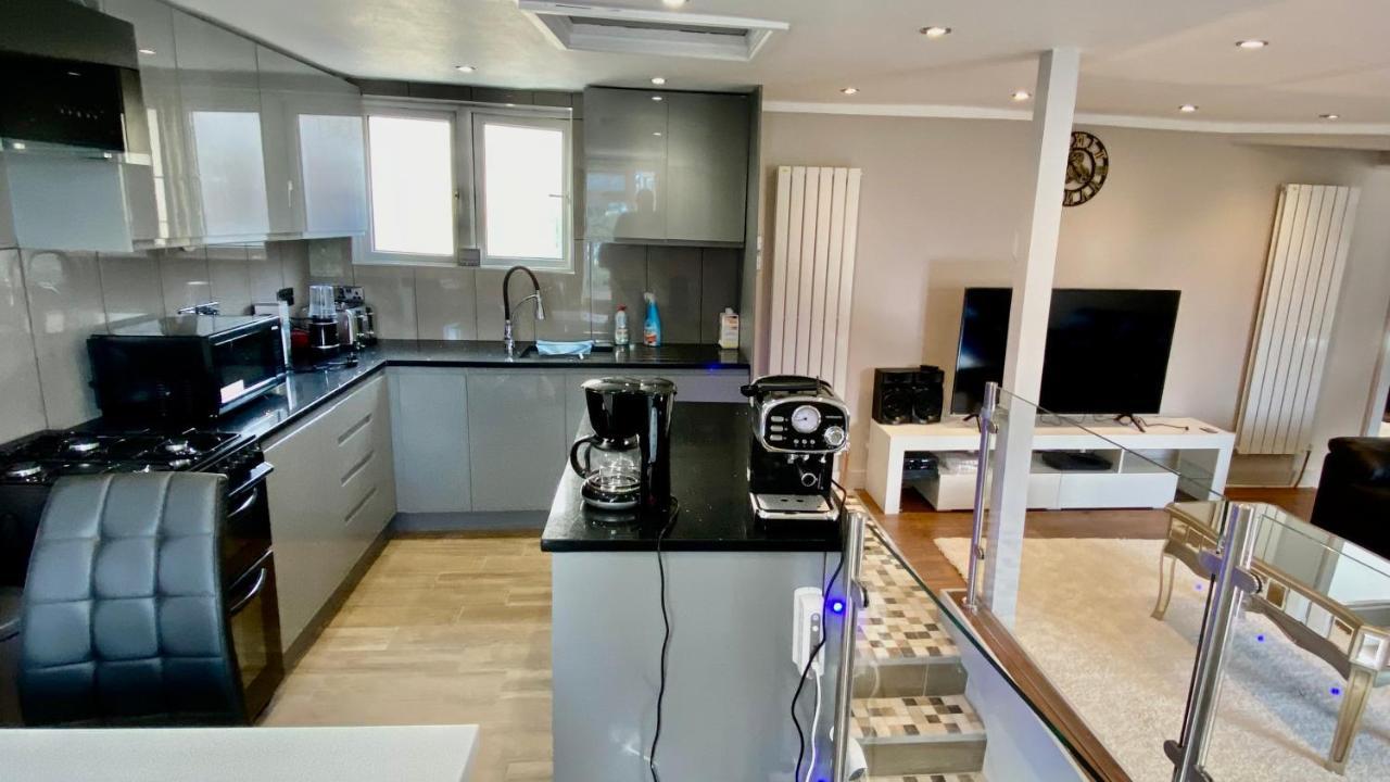 Modern Stylish Apartment At Brighton Station Exterior foto